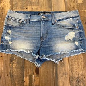 Express Women’s Light Wash Jean Shorts- Size 6